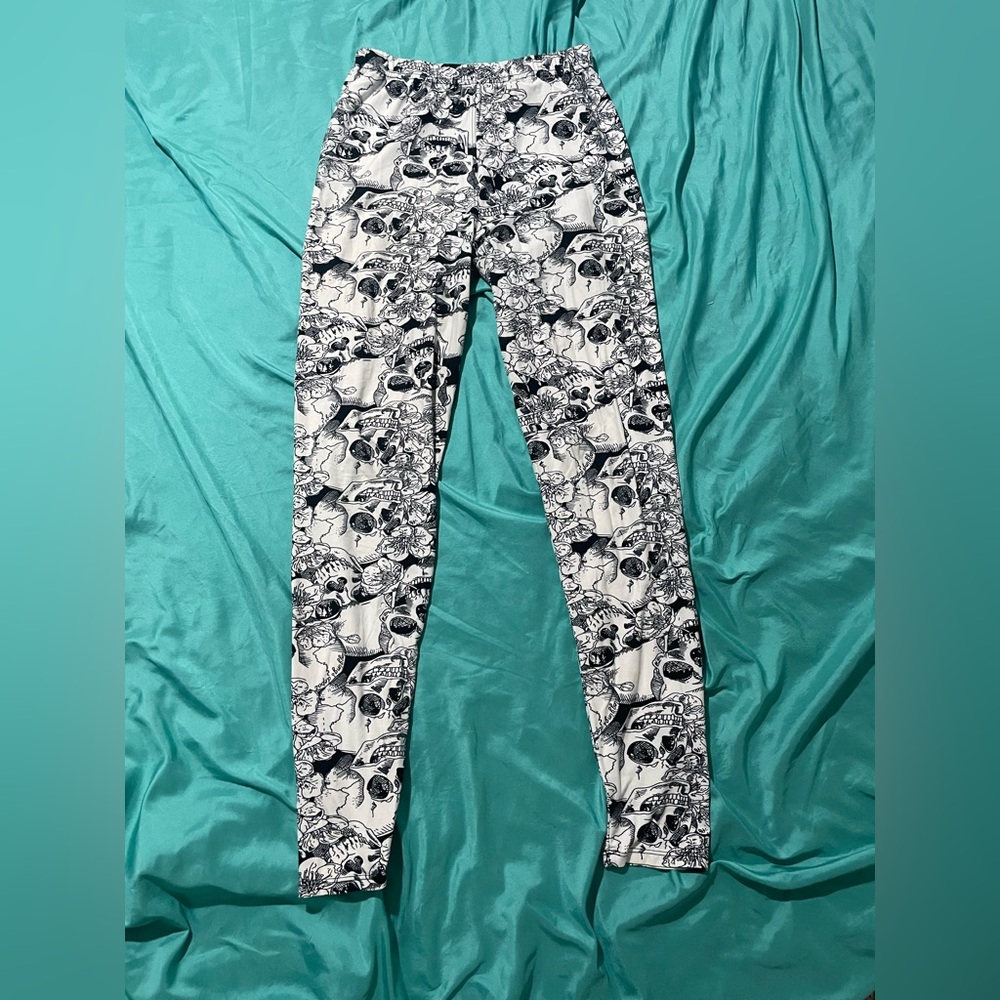 Leggings Depot Black and White, and Skull print leggings BUNDLE of two.